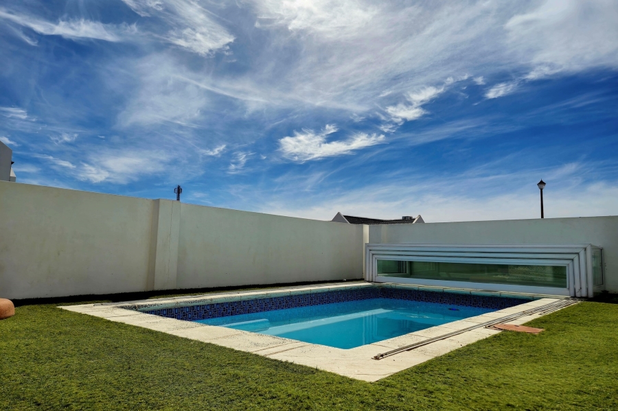 4 Bedroom Property for Sale in Sandy Point Western Cape